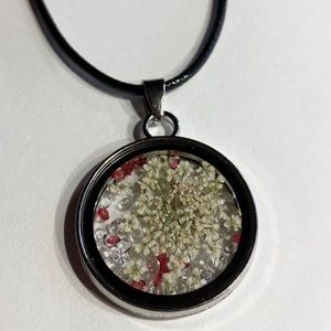 Pressed flower pendant necklace